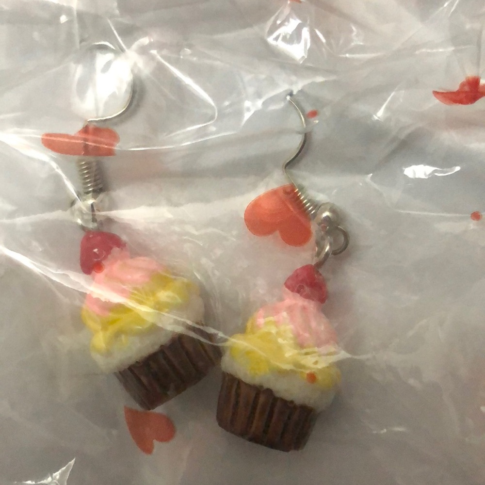 Handmade cupcake earrings — never worn